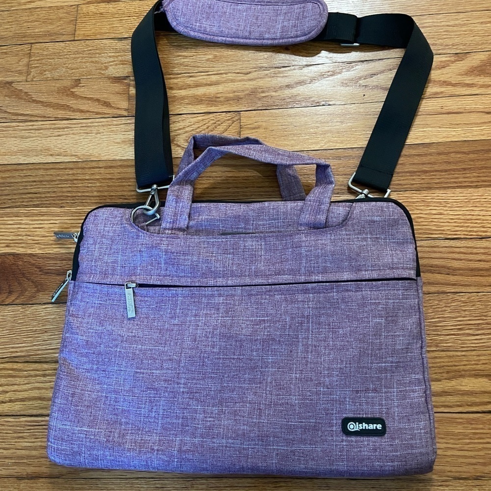 IShare Lavender Purple Laptop Bag 10” x 13" EUC